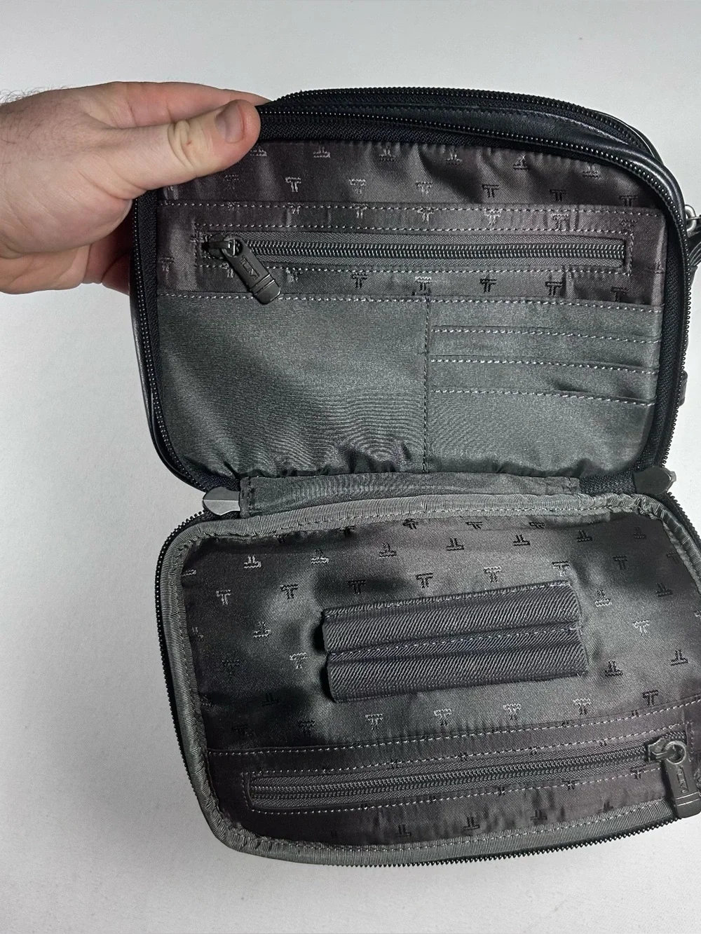Tumi Nappa Leather Travel Toiletry Dopp Bag Black Zip Around Men’s 92104D4 RARE